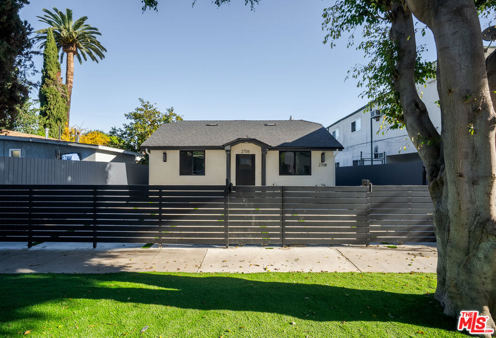 2706 S Cochran Avenue