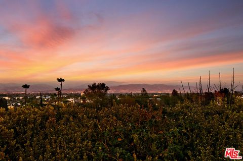 4141 Knobhill Drive Sherman Oaks CA 91403