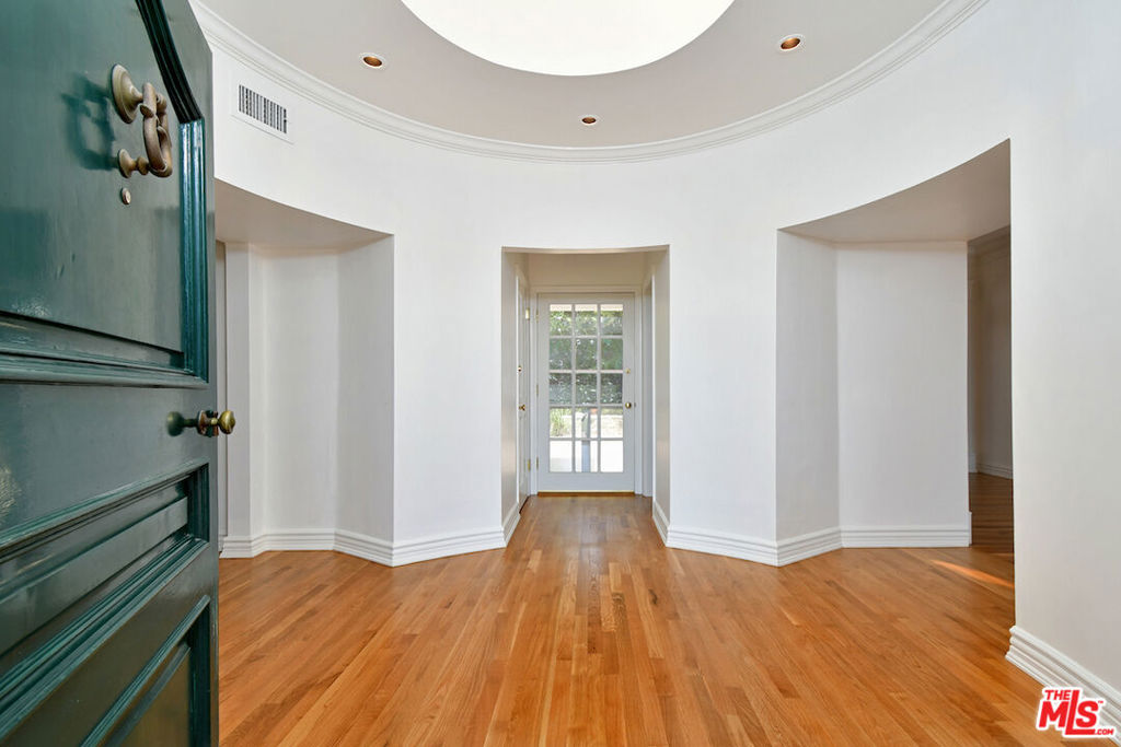 Properties 4 4141 Knobhill Drive