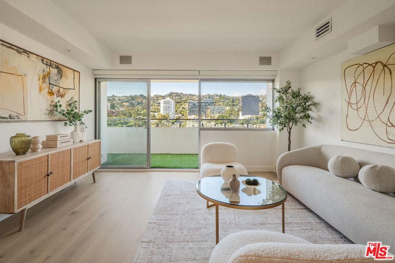 838 N Doheny Drive 1204