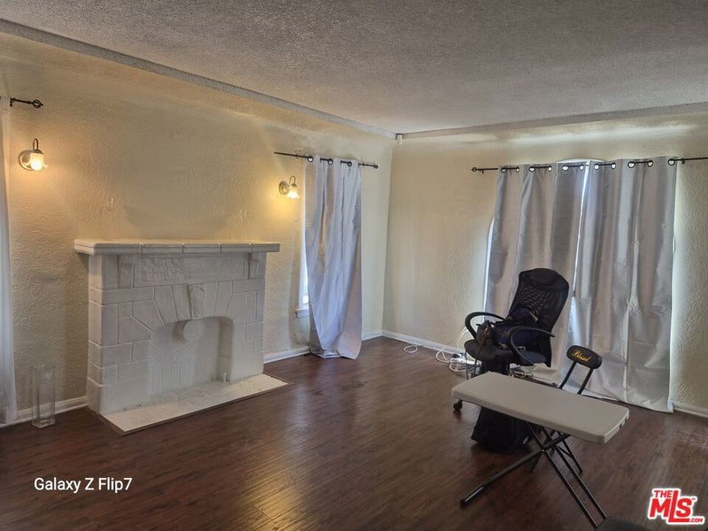 1241 W 43rd Street
