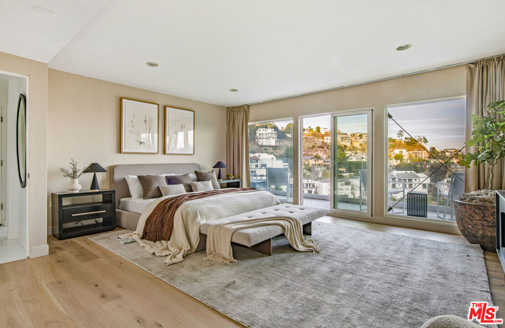 8638 Hollywood Boulevard