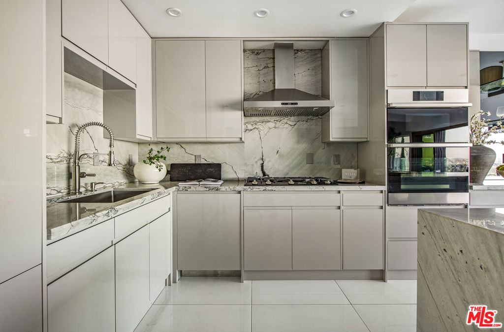 8638 Hollywood Boulevard