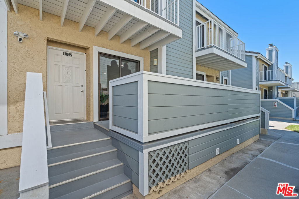 1832 Huntington Drive 13