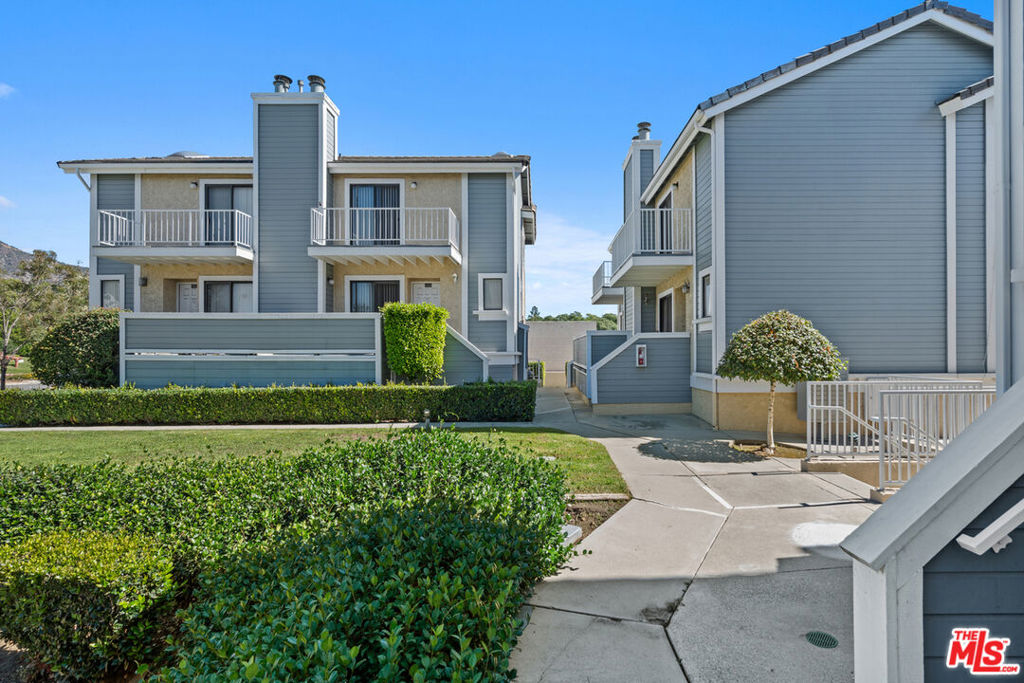 1832 Huntington Drive 13