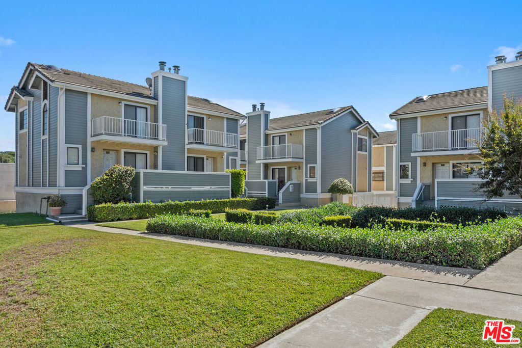 1832 Huntington Drive 13