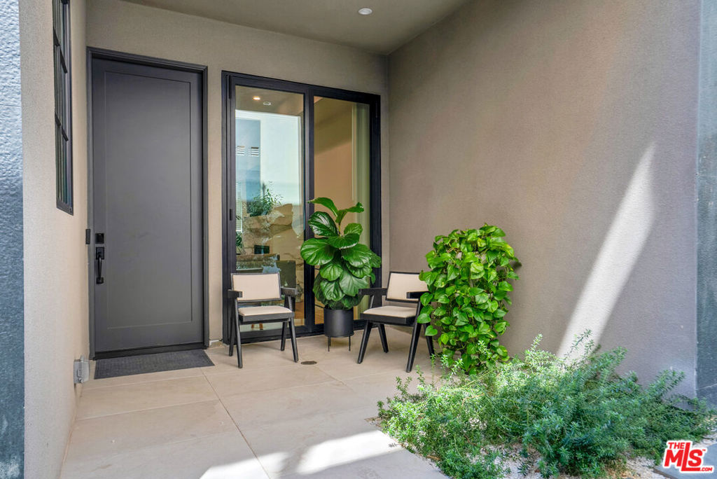 652 Huntley Drive 102