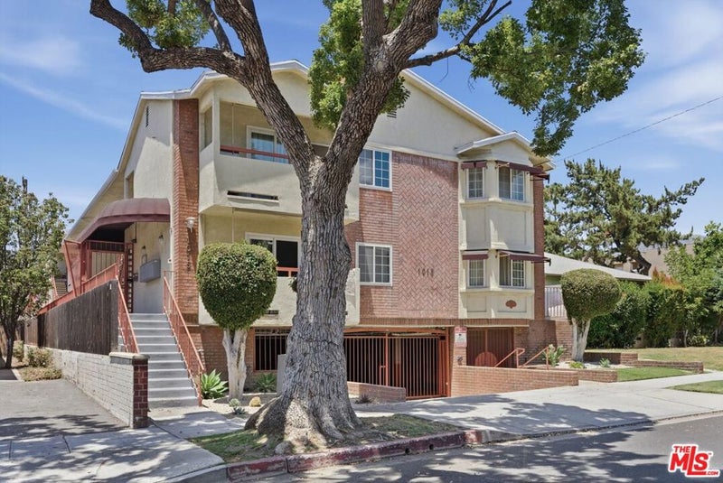 1015 E Spazier Avenue 205