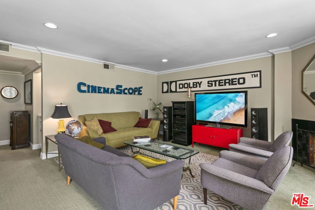 6555 Green Valley Circle 215