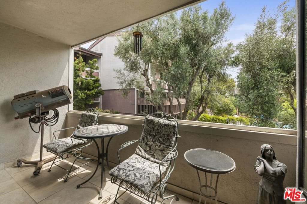 6555 Green Valley Circle 215