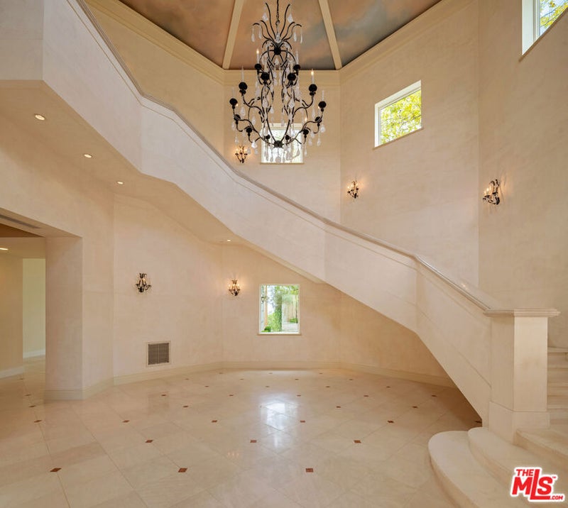 2600 Bowmont Drive
