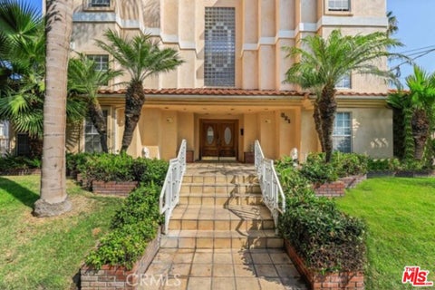 Photo of 321 W Queen Street #11, Inglewood, CA 90301 (MLS # 26853121)