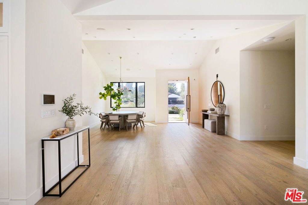 Properties 3 19739 Henshaw Street