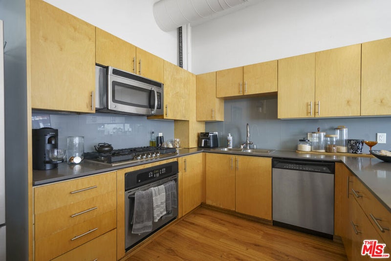 1130 S Flower Street 215