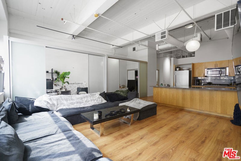 1130 S Flower Street 215