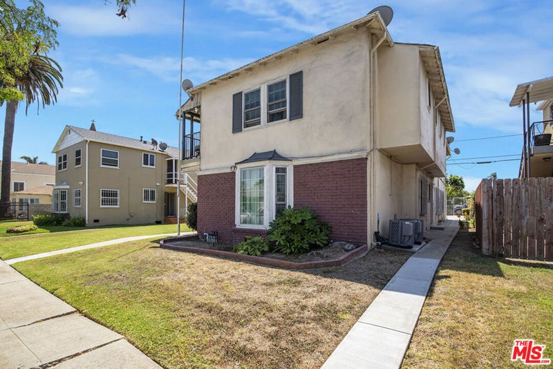 2414 W 85th Street