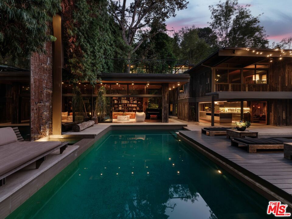 2563 Nichols Canyon Road