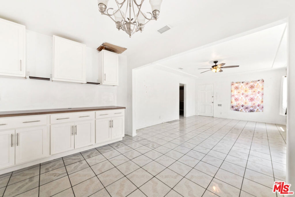 4927 W 99th Street