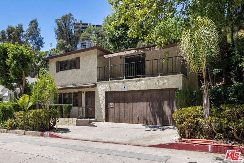2711 Canyon Drive