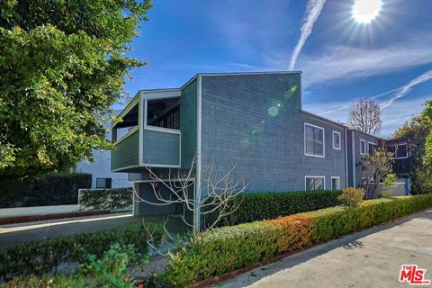 12416 Moorpark Street A Studio City CA 91604