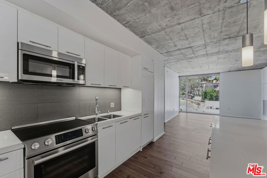 8500 W Sunset Boulevard 503