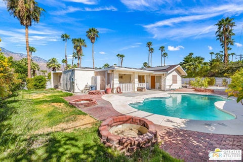 Photo of 532 N Orchid Tree Lane, Palm Springs, CA 92262 (MLS # 26863009PS)