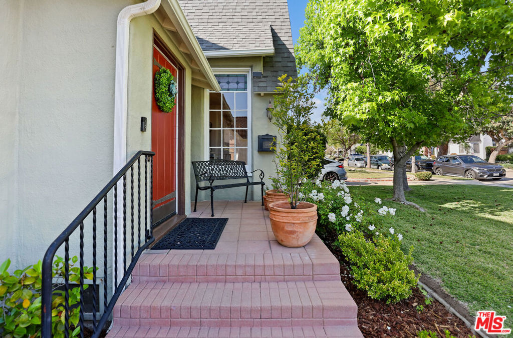 1117 Viscano Drive