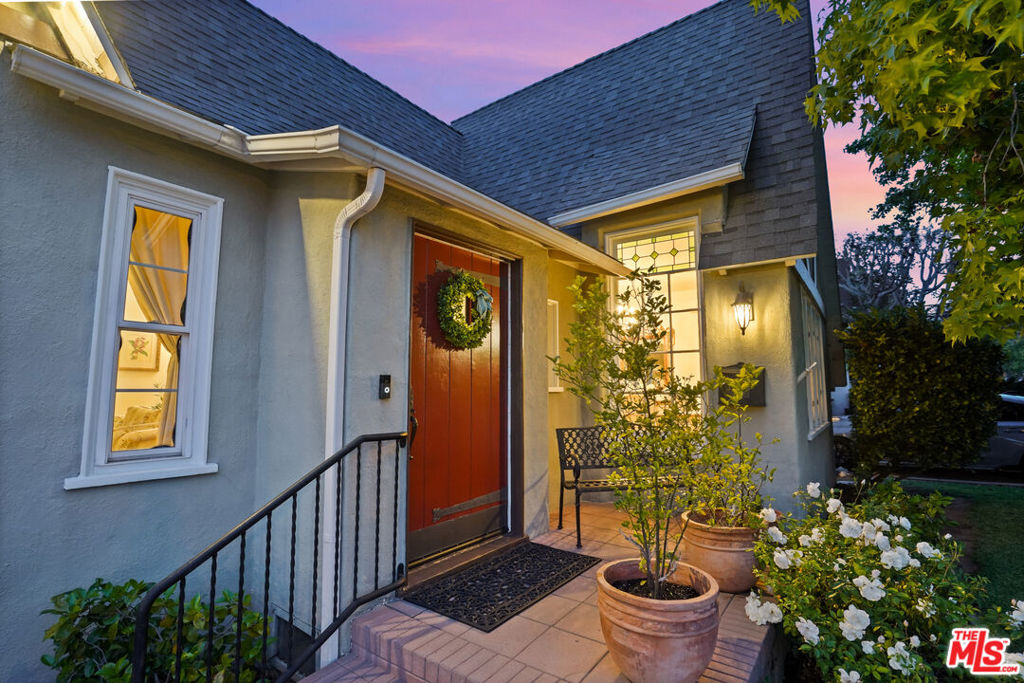 1117 Viscano Drive