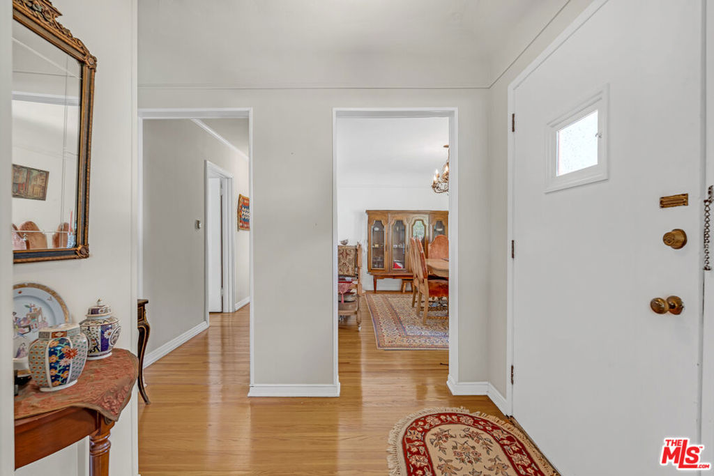 3141 E La Suvida Drive