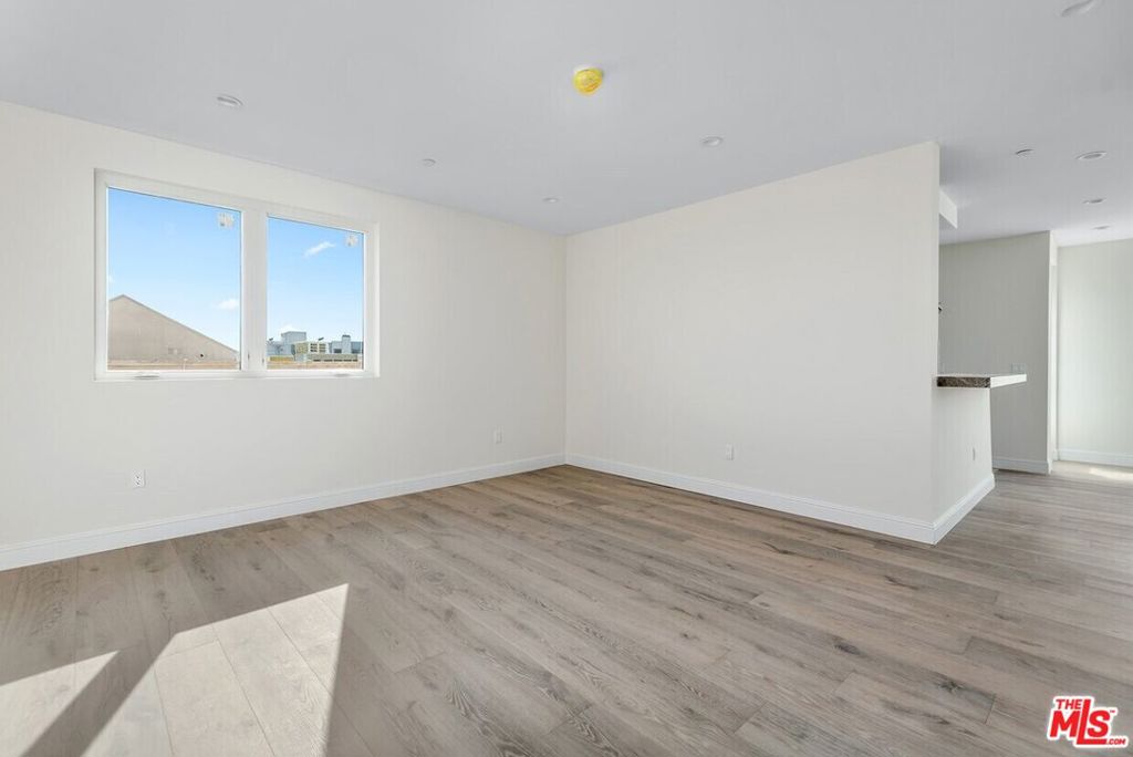 Properties 2 1427 S Bedford Street