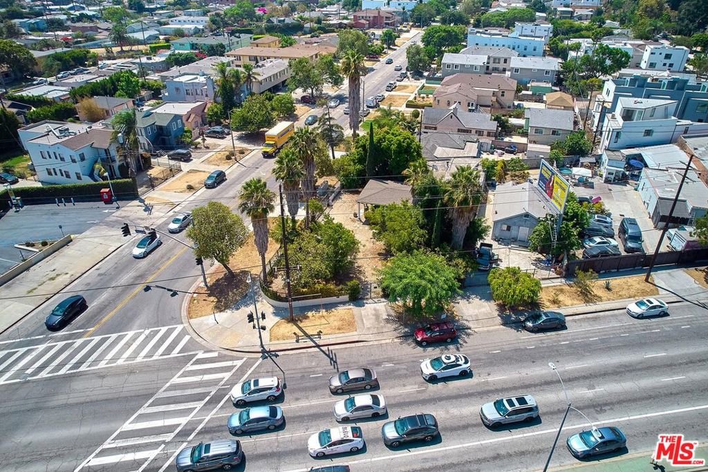 Properties 2 5506 Venice Boulevard