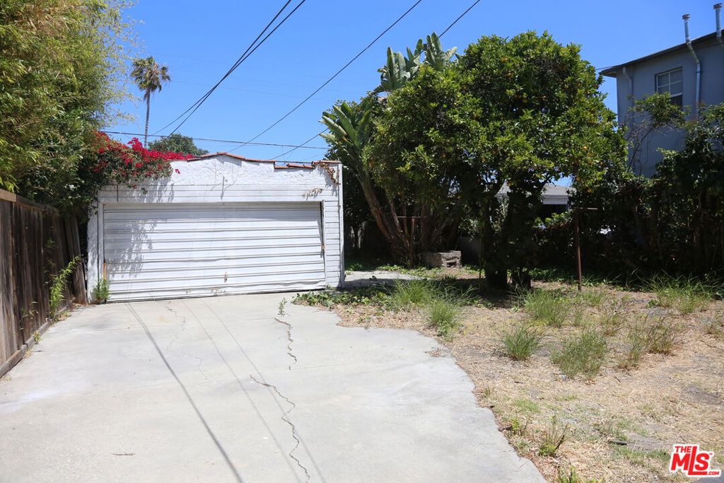 2232 S Ridgeley Drive