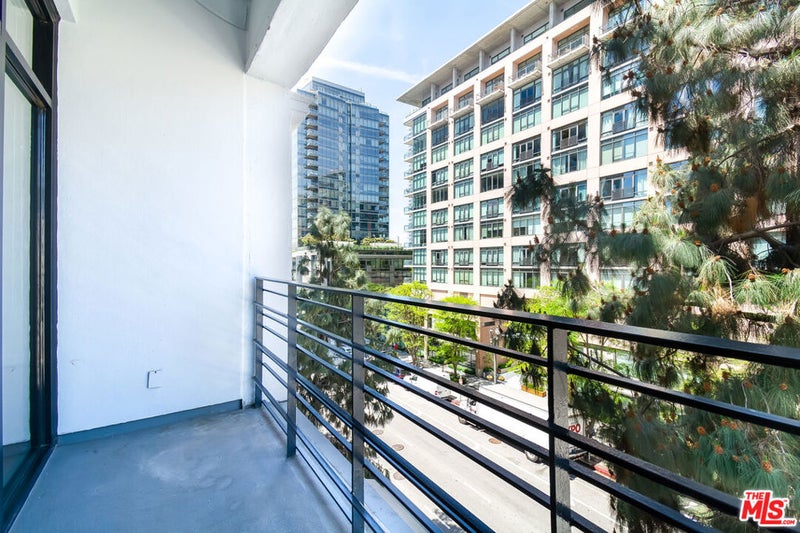 330 W 11th Street 406