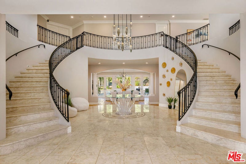 25043 Abercrombie Lane