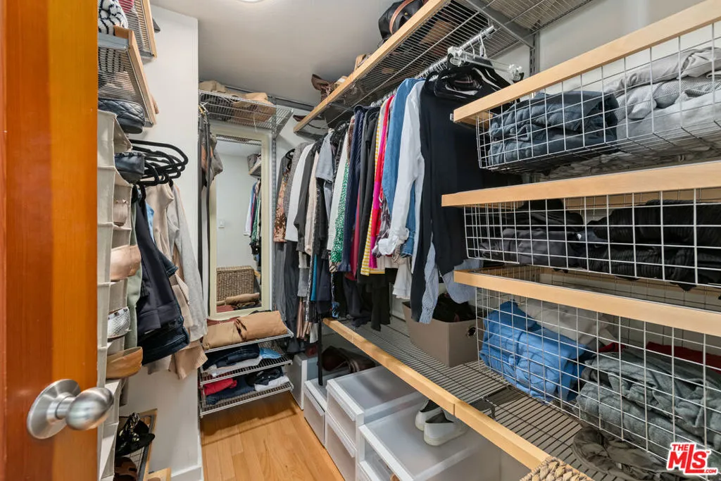 Santa Monica, California 90403, United States, 3 Bedrooms Bedrooms, ,3 BathroomsBathrooms,Residential,Active,251493