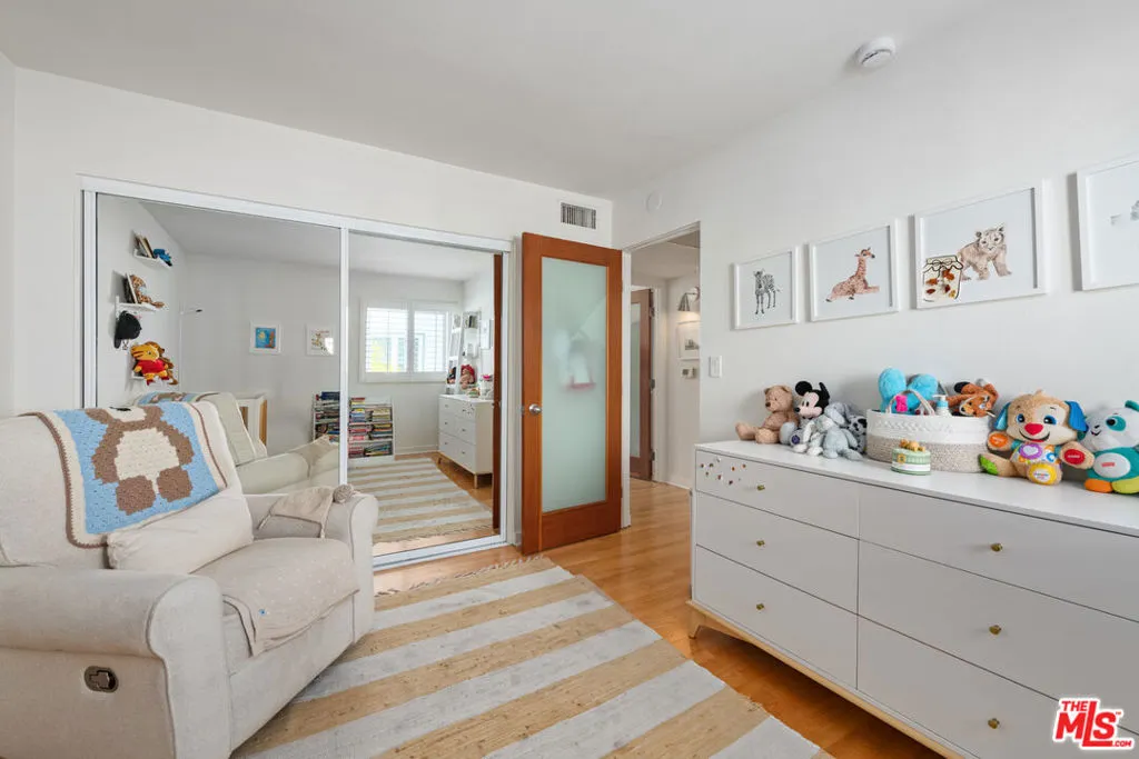 Santa Monica, California 90403, United States, 3 Bedrooms Bedrooms, ,3 BathroomsBathrooms,Residential,Active,251493