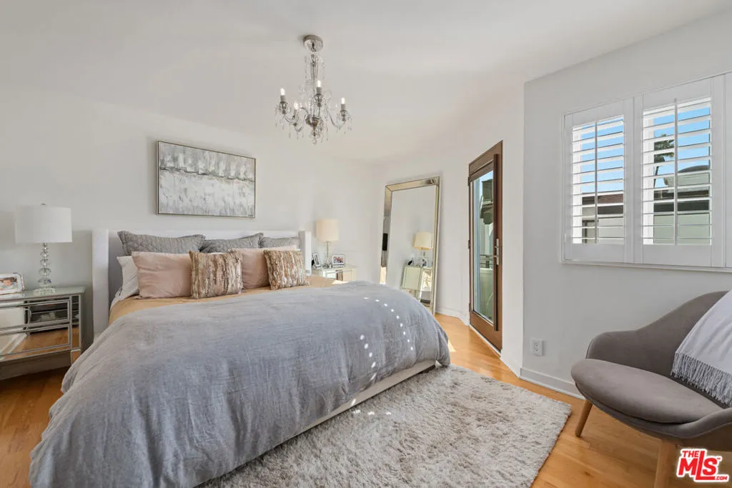 Santa Monica, California 90403, United States, 3 Bedrooms Bedrooms, ,3 BathroomsBathrooms,Residential,Active,251493