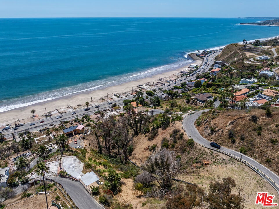 21470 Rambla Vista