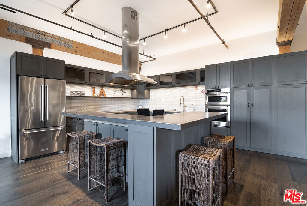 215 S Santa Fe Avenue 6