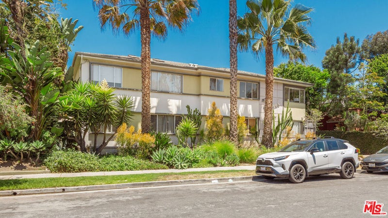 827 Bay Street 5