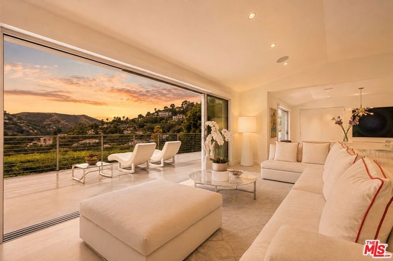 9422 Readcrest Drive