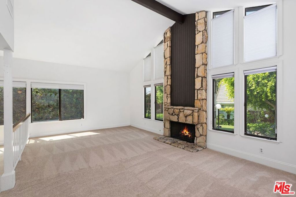 1347 Avenida De Cortez