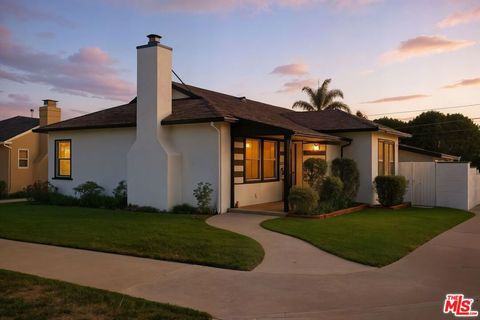 8136 Holy Cross Place Los Angeles CA 90045