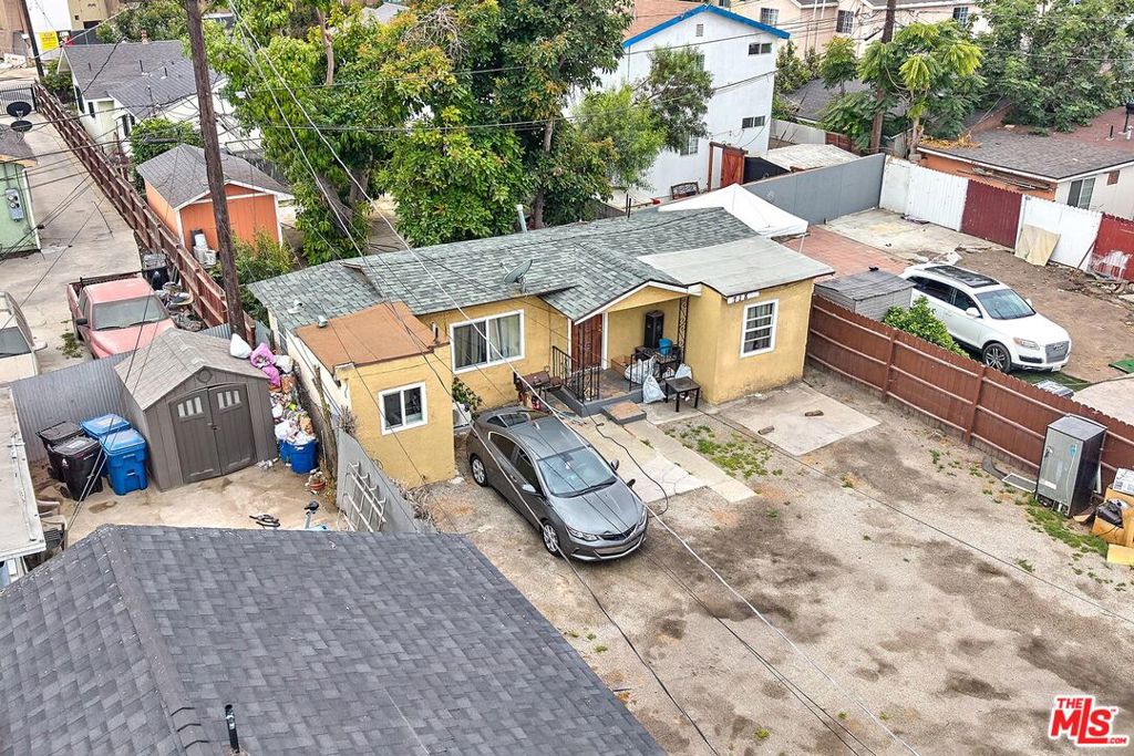 718 E 110th Street