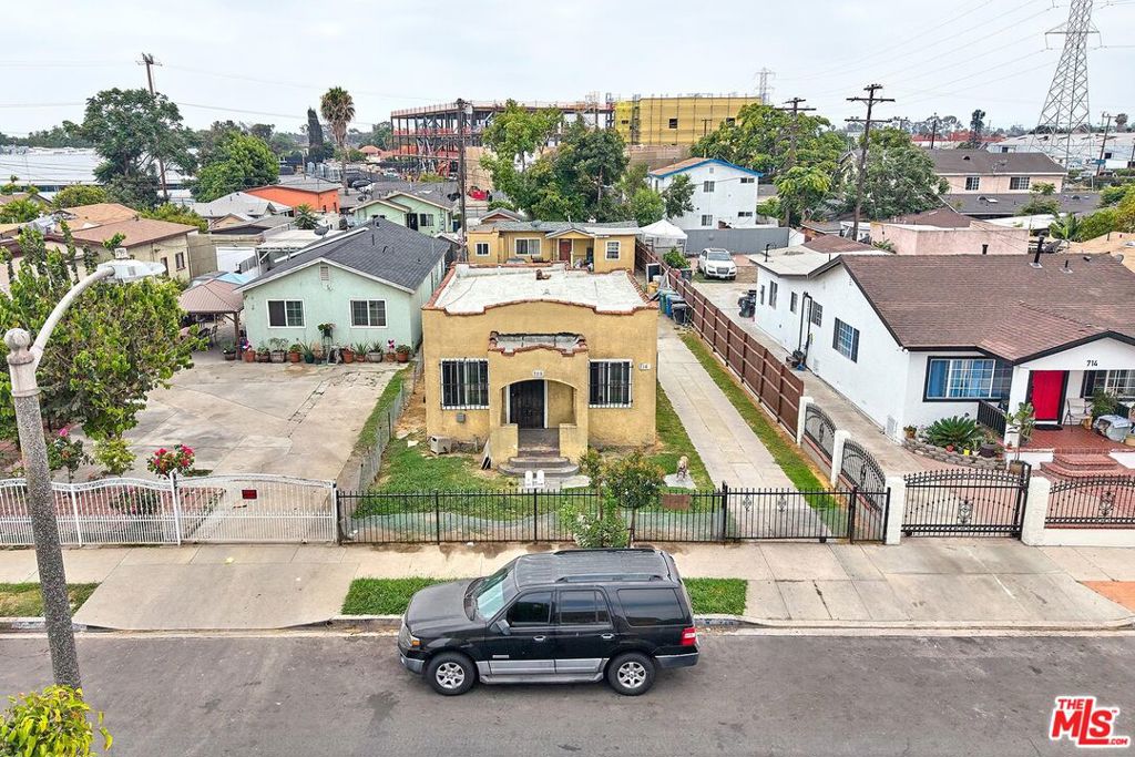 718 E 110th Street