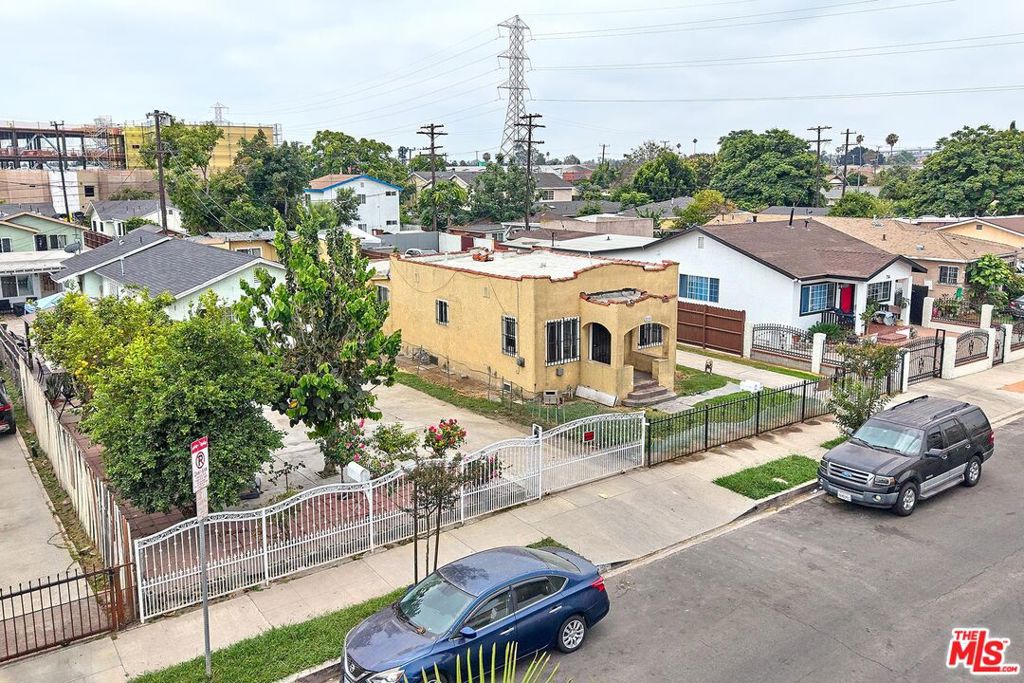 718 E 110th Street