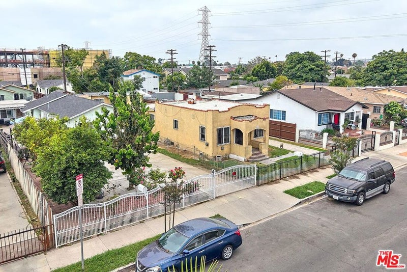 718 E 110th Street