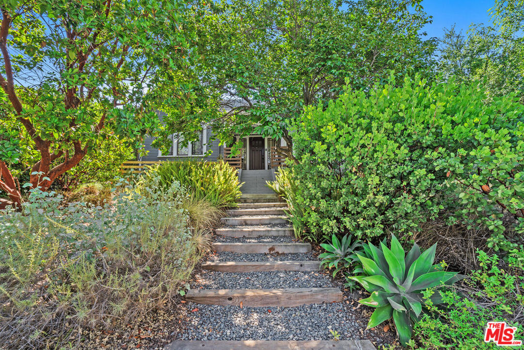 Properties 7 2136 Lemoyne Street