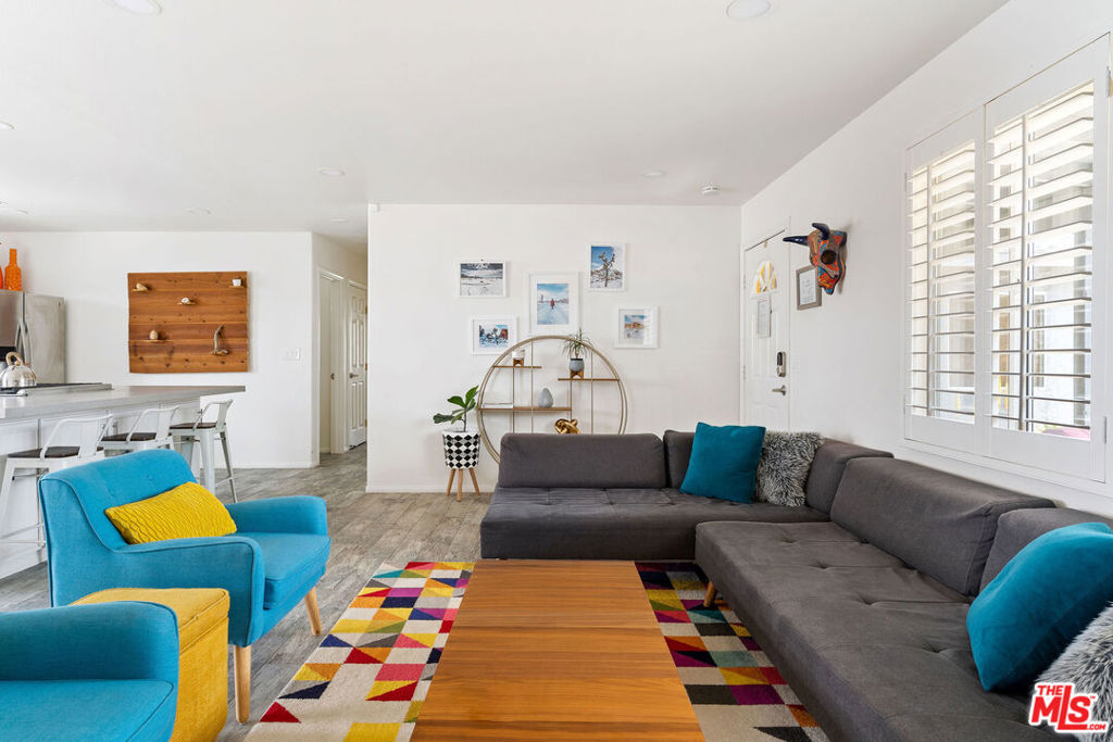 61602 La Jolla Drive