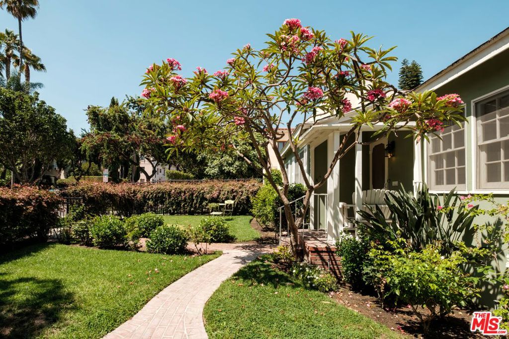 1030 N La Jolla Avenue